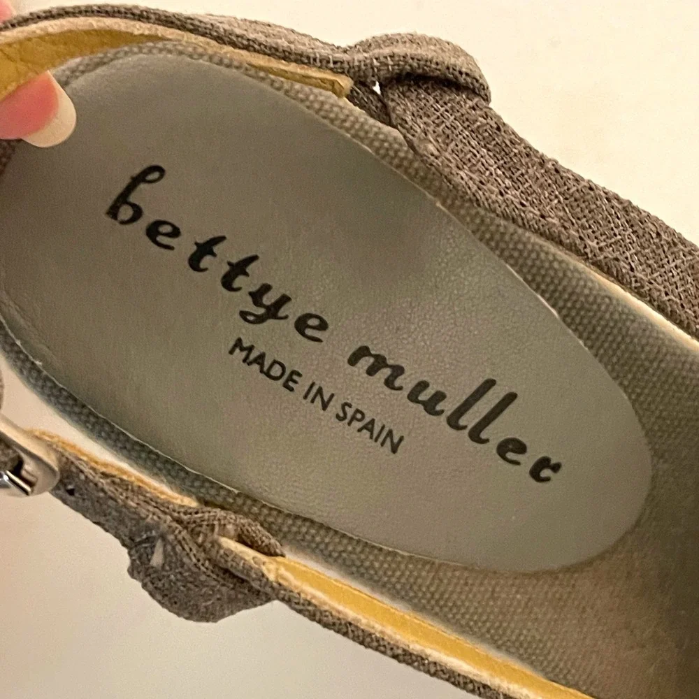 Bettye Muller Espadrille Wedge Sandals‎ Women's 8 Canvas Slingback Made in Spain